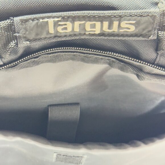 Targus Groove Black Laptop Backpack Multiple Compartments & Adjustable Straps - Picture 9 of 11